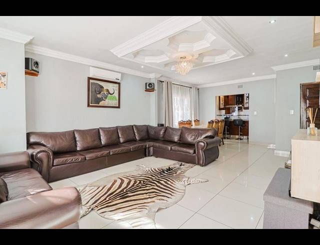 8 BEDROOM HOUSE FOR SALE IN RANDHART